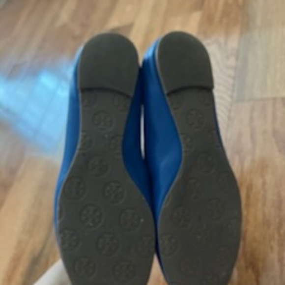 Navy blue tory burch flats great condition size 7.5 - Picture 2 of 4